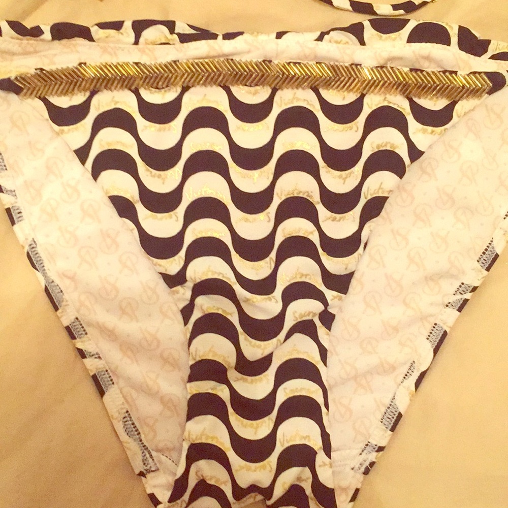 Victoria’s Secret bikini